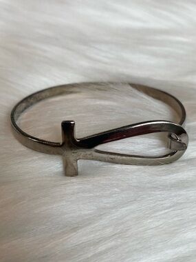 🍀VTG Silver Cross Hook Bangle Bracelet